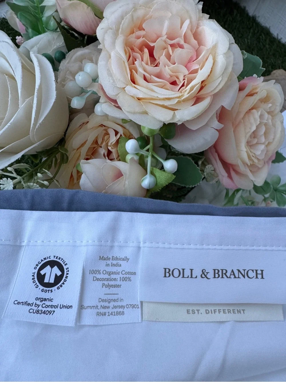 Boll & Branch Signature Organic Cotton Hemmed flat Sheet Queen pillowcases NWOT